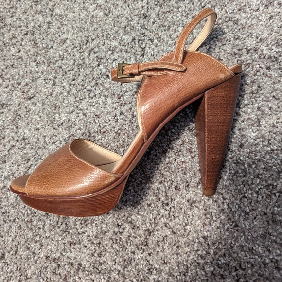 Talbot's Heels - Picture 2 of 3